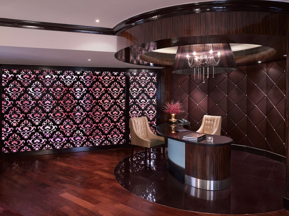 Suite, 1 King Bed (Prestige)