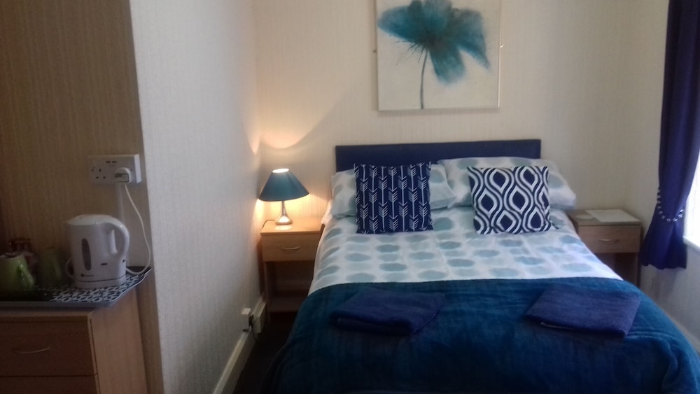 Double Room (with Small Double Bed) photo 3
