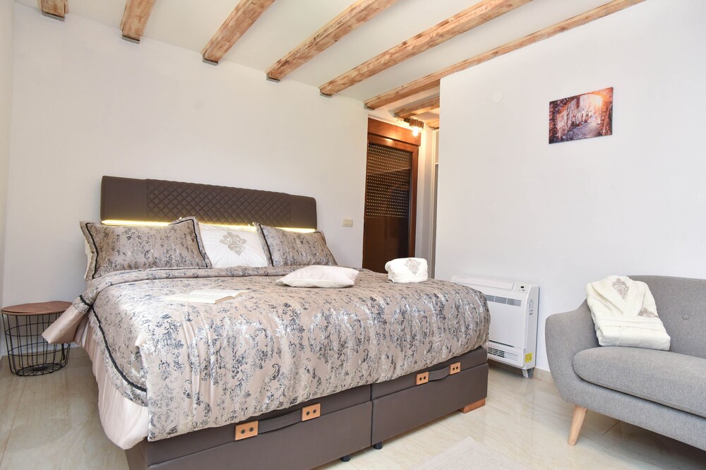 Premium Apartment photo 2