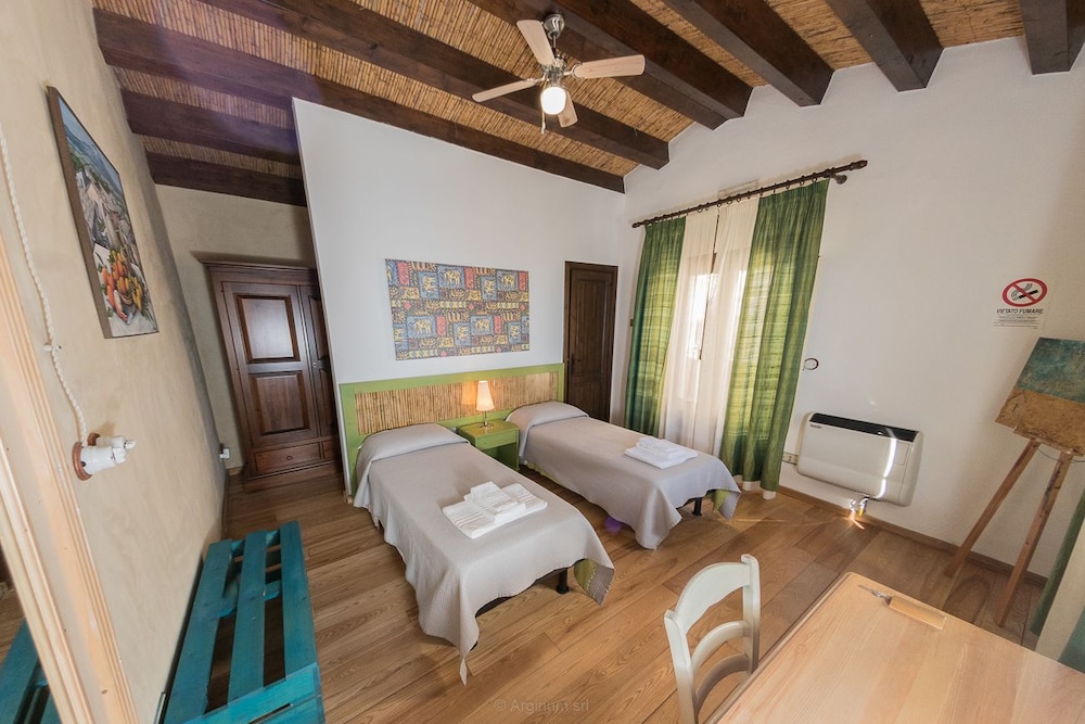 Apartment, 2 Twin Beds, Lake View (Pirandello) photo 1