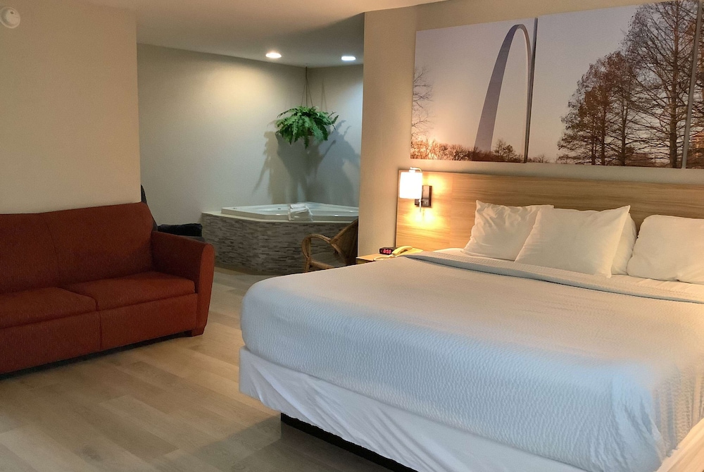 Studio Suite, 1 King Bed, Non Smoking - Photo 1