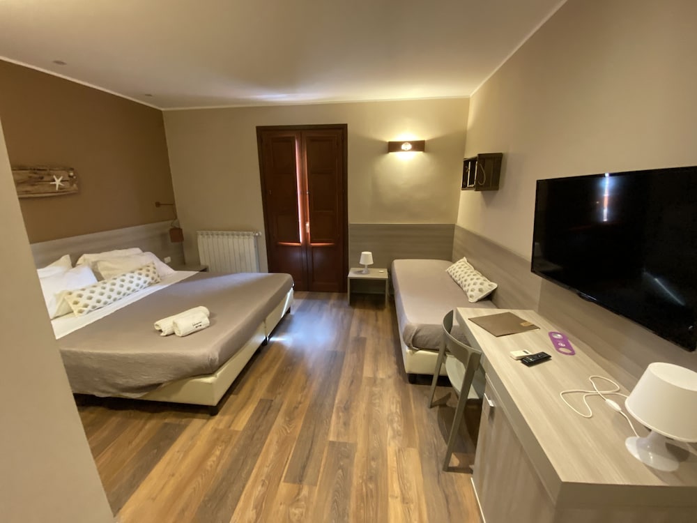 Triple Room, Balcony