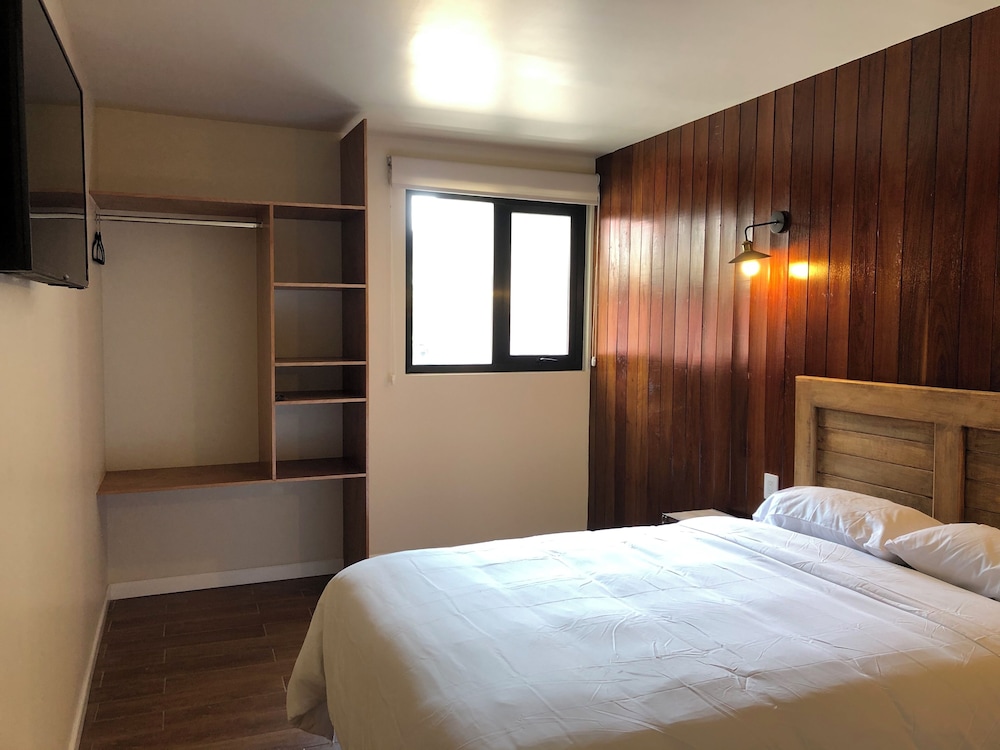 Business Room, 1 Queen Bed photo 2