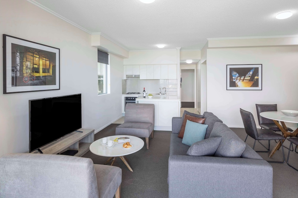2 Bedroom River View Apartment - Photo 1