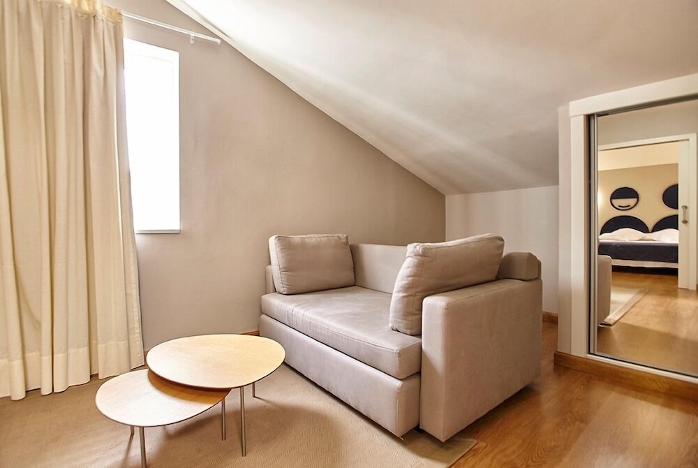Suite (2+1)