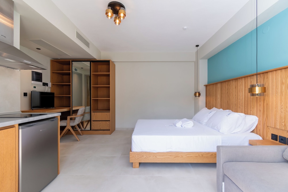 Junior Room, 1 Queen Bed with Sofa bed, Balcony, Partial Sea View