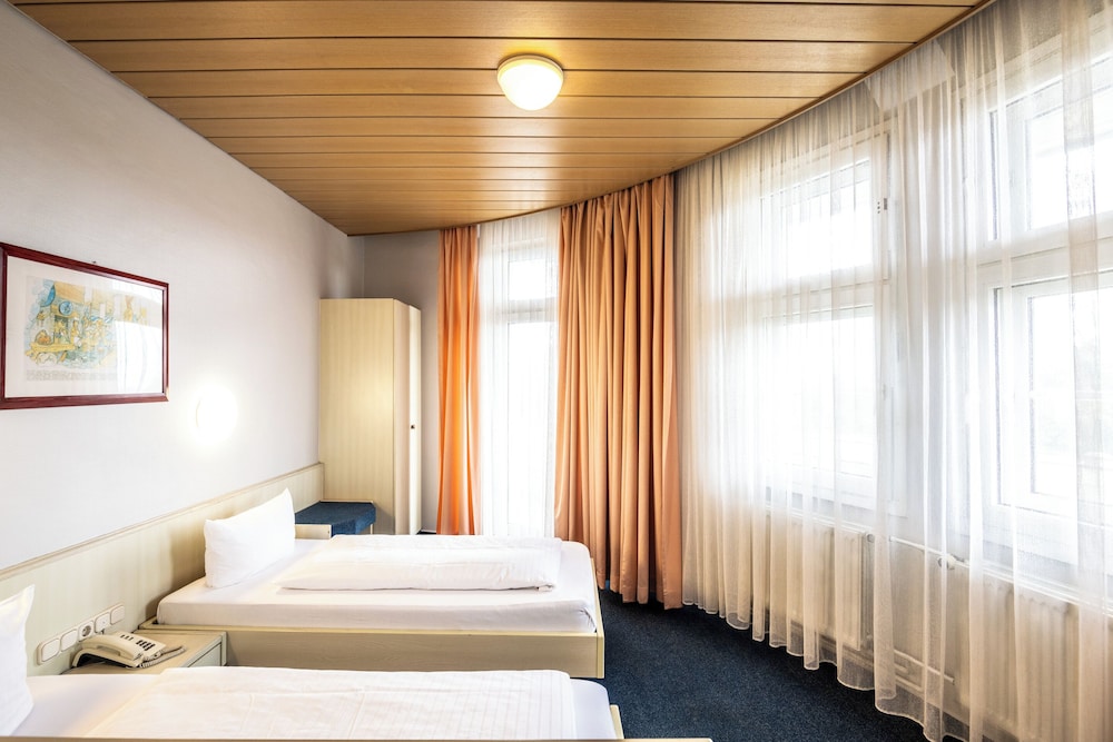 Standard Twin Room photo 3