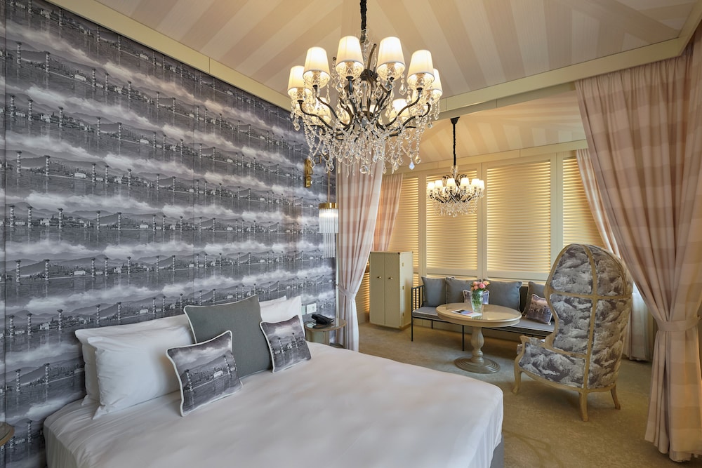CABANA JUNIOR SUITE