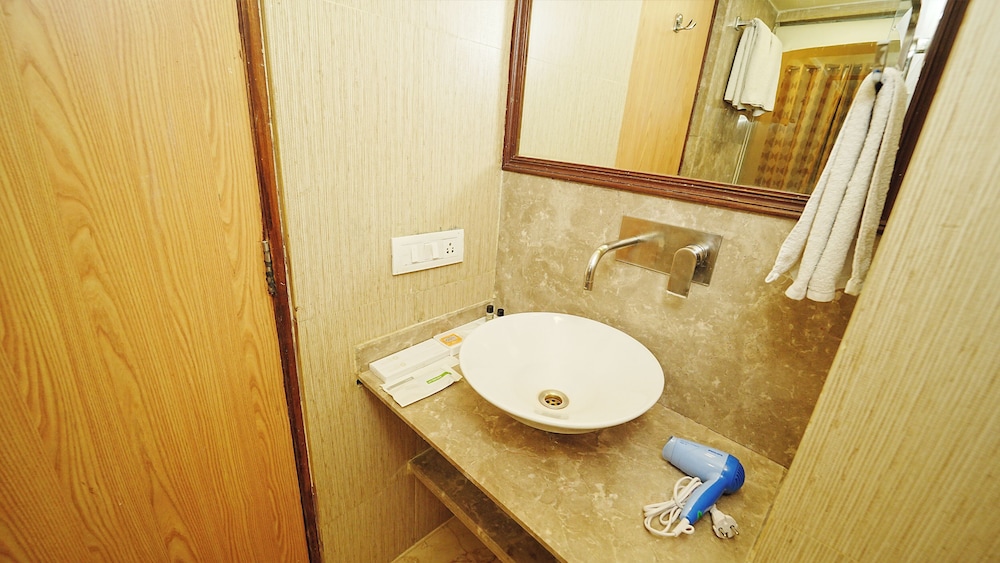 Deluxe Room, 1 Double Bed - Photo 5