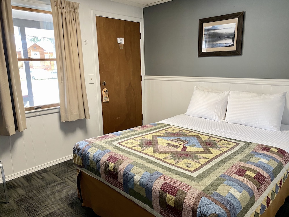 Economy Double Room photo 3