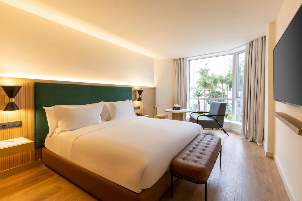 Comfort Room, 1 King Bed, Non Smoking, Garden View photo 1