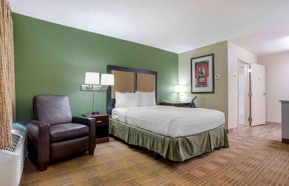 Studio, 1 Queen Bed, Non Smoking photo 2