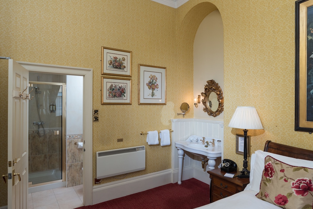 Superior Double Room, Ensuite - Photo 2
