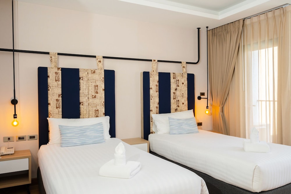 Deluxe Twin Room - Photo 7
