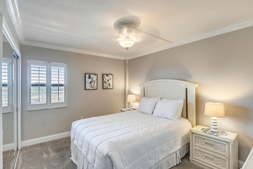 Condo, 2 Bedrooms