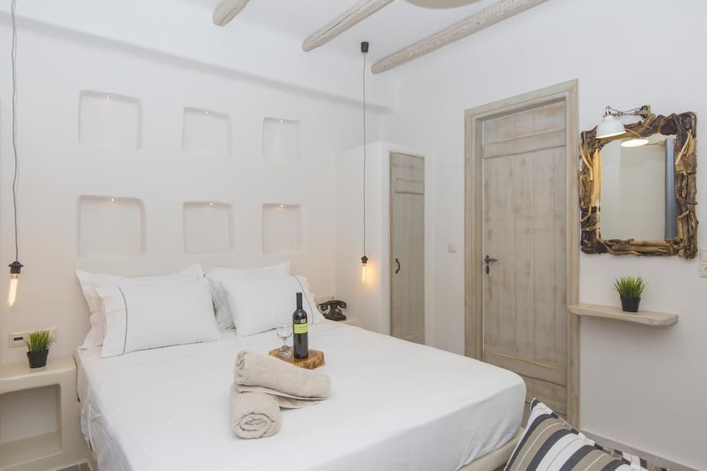 Deluxe Double Room, Pool View photo 2