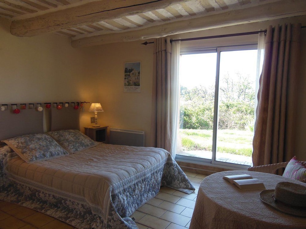 Room (Clement V) photo 1