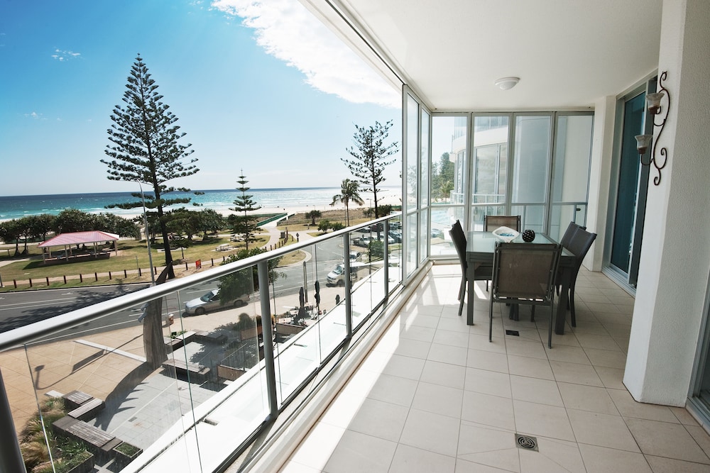 Apartment, 2 Bedrooms, Beach View - Photo 9