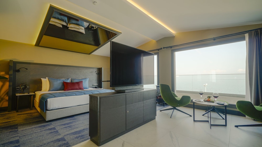 Panoramic Double Room (Penthouse)