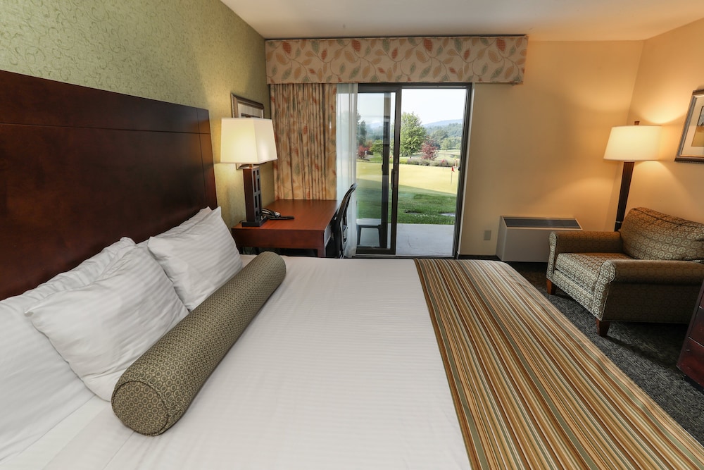 Deluxe Room, 1 King Bed (Fairway) - Photo 1