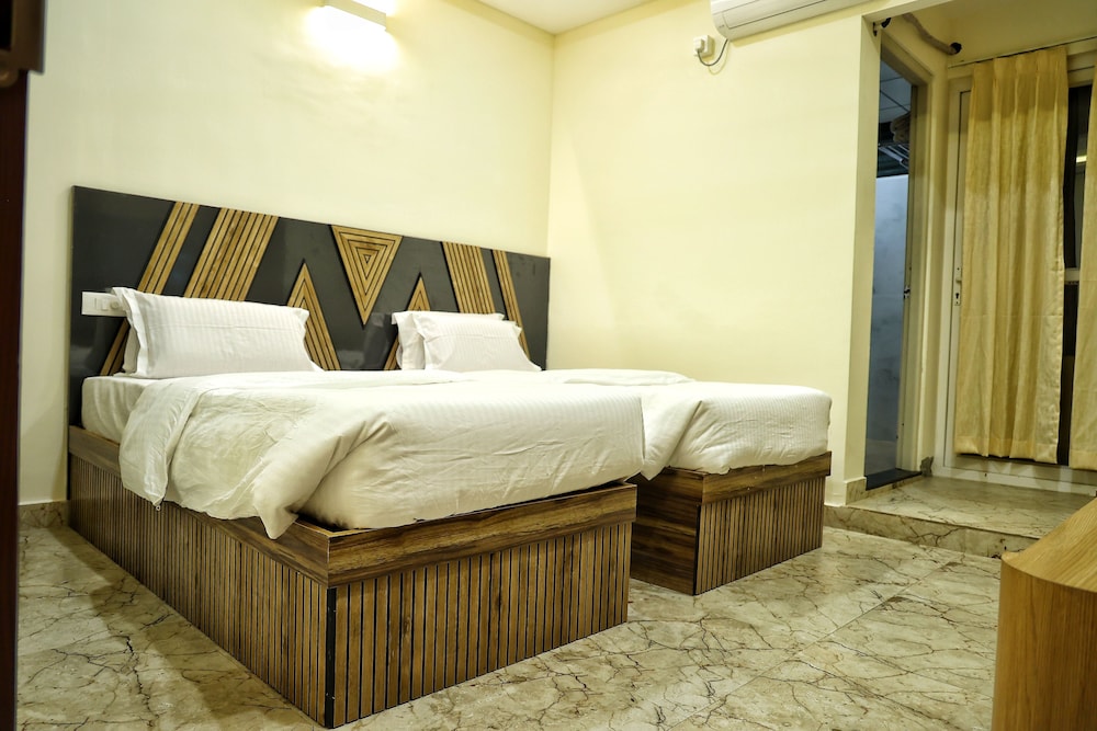 Deluxe Room - Photo 7