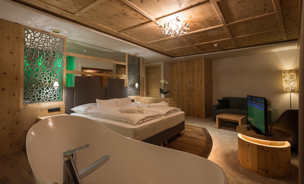 Superior Suite, Lake View, Lakeside