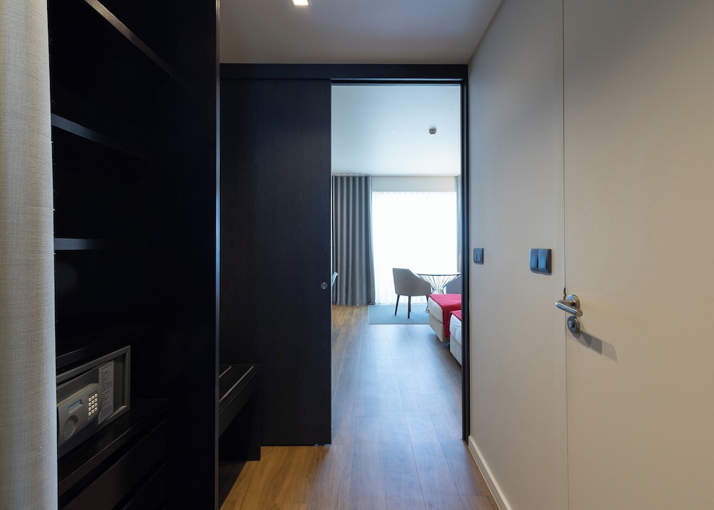 Double or Twin Room, Sea View - Photo 3