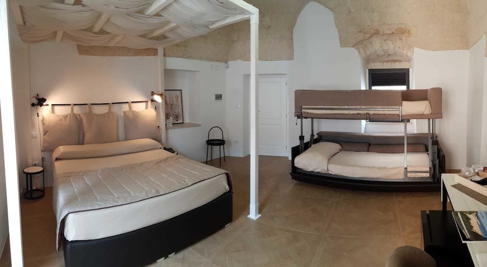 Standard Quadruple Room photo 2
