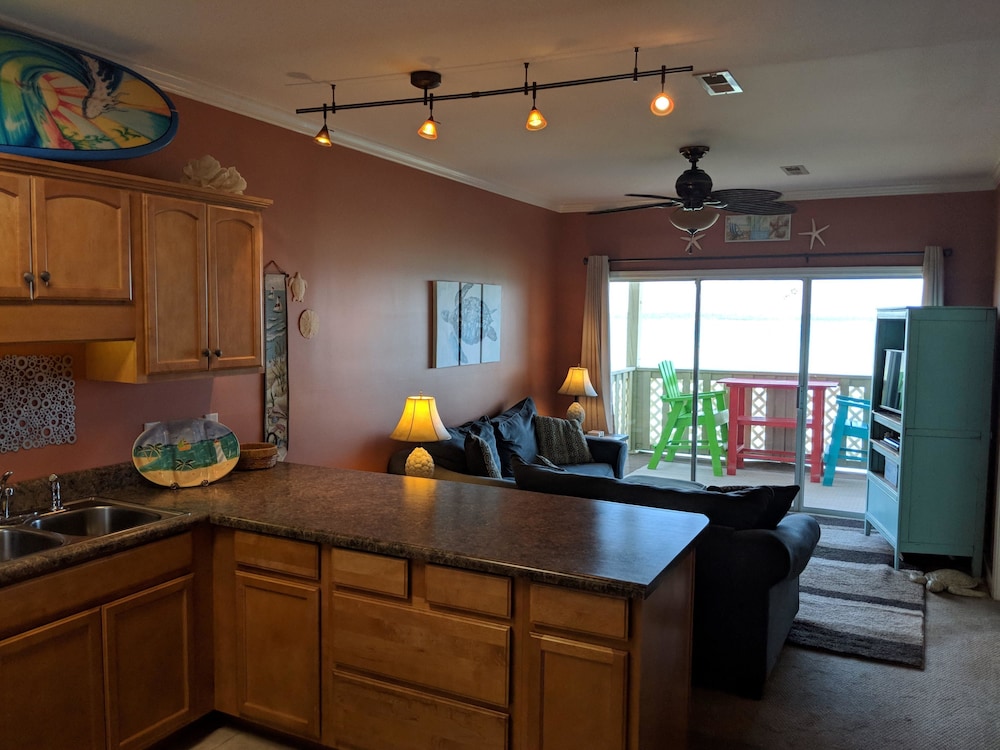 Condo, 2 Bedrooms photo 1