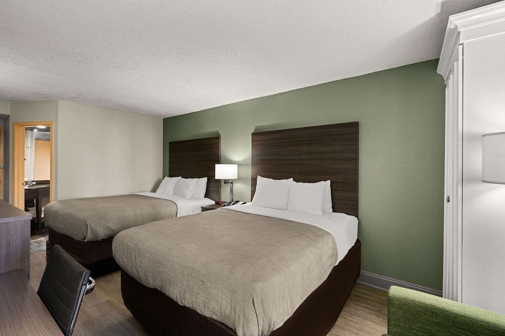 Standard Double Room, 2 Double Beds, Non Smoking - Photo 2