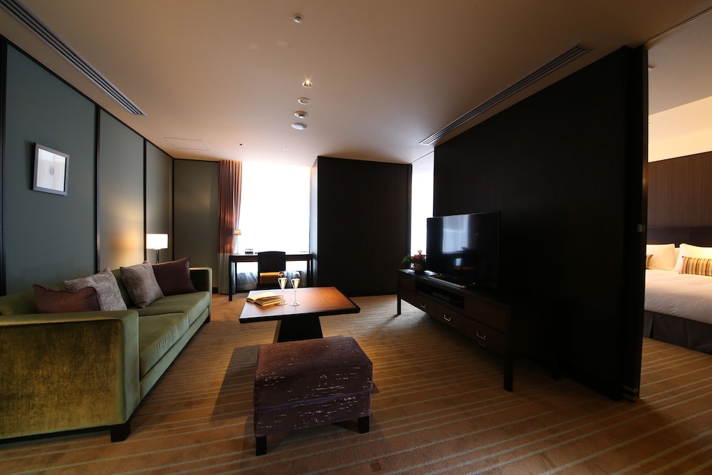 Master Suite Room, Club Lounge Access, 65 sqm, 1 King Bed, Non Smoking photo 1