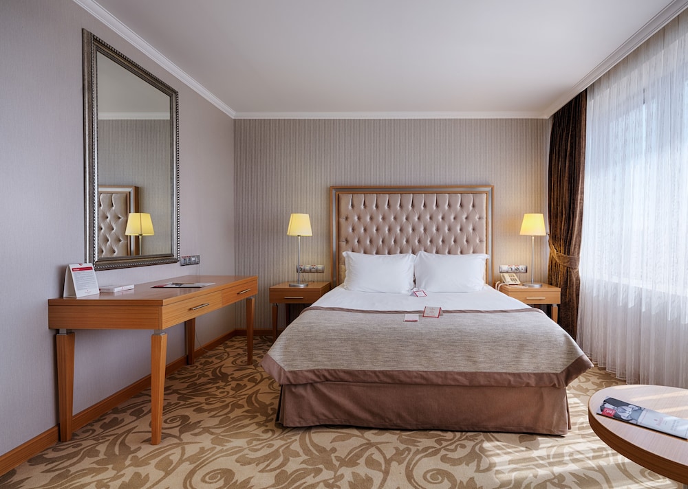 Suite, 1 Double Bed photo 2