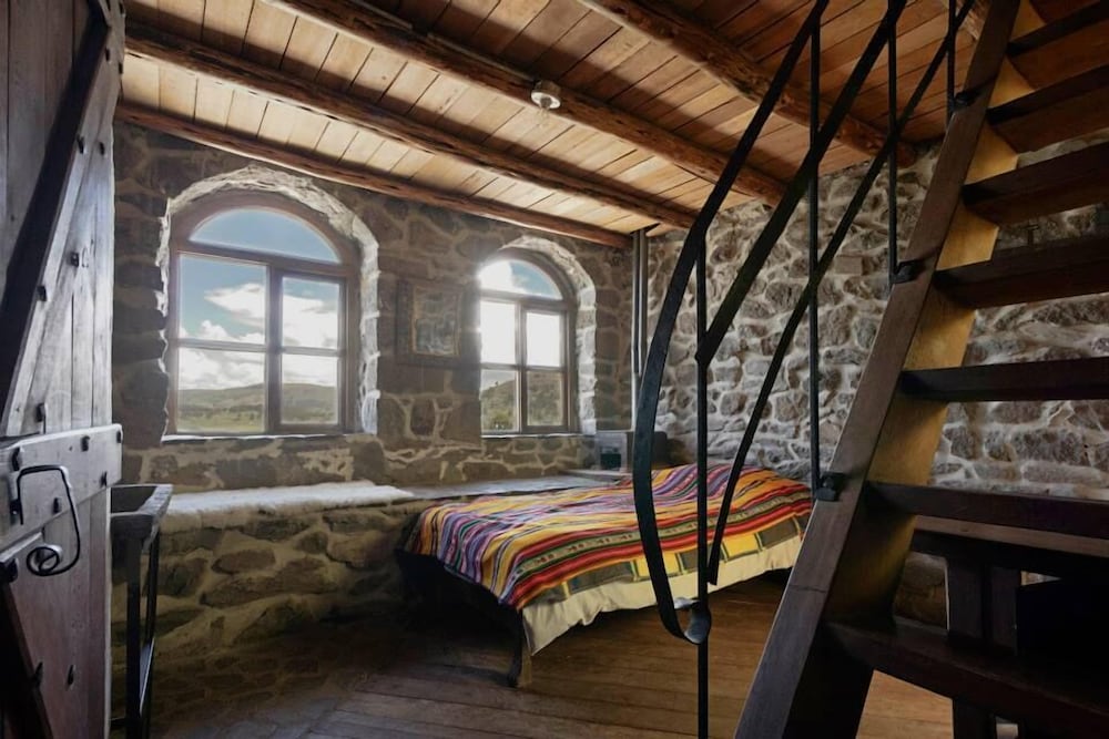 Quadruple Room, Lake View (Titicaca Room - Two Floors) photo 1