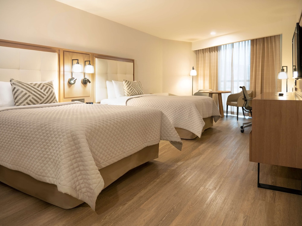 Executive Room, 2 Double Beds - Photo 1