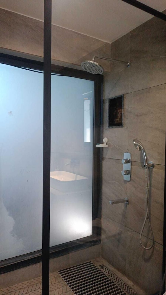 Premium Room - Photo 6