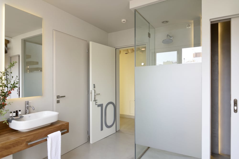 Loft Suite - Photo 10