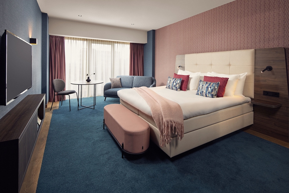 Deluxe Double Room Plus (max. 2 adults, 1 baby) - Photo 1