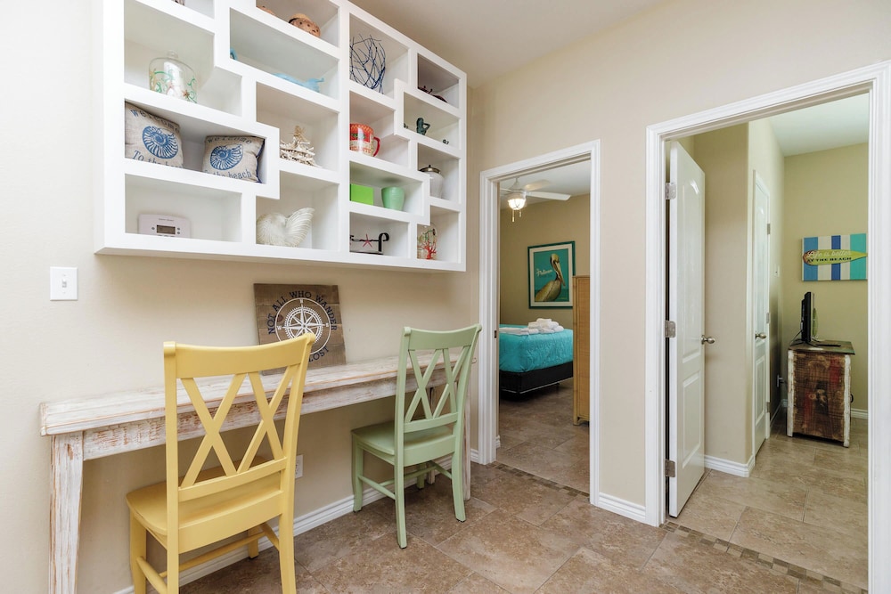 Townhome, Multiple Beds, Kitchen, Pool View (Callie's Cove)