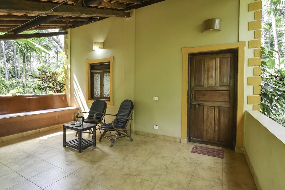 Grand Cottage, Multiple Beds, Terrace, Garden View photo 3