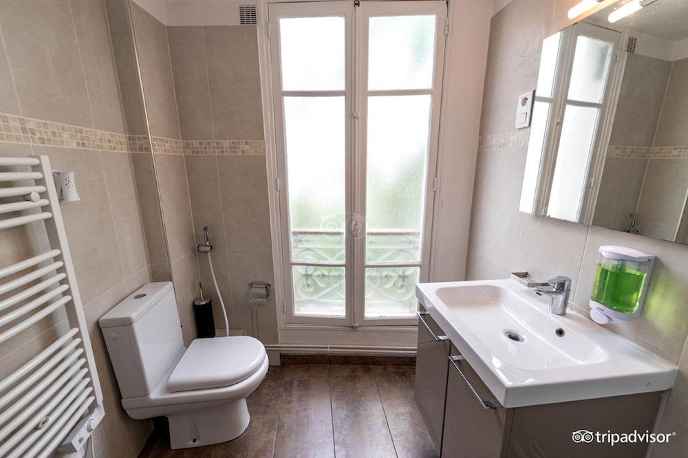 Standard Single Room, 1 Twin Bed, Shared Bathroom photo 3