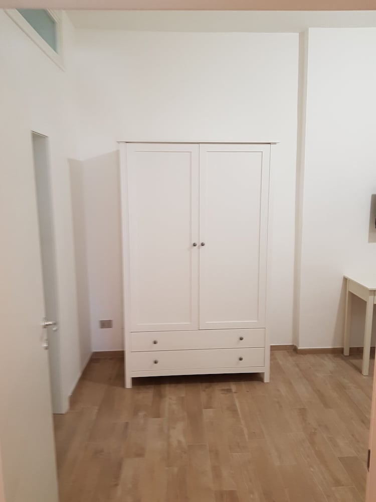 Studio Suite, Multiple Beds (Right side) photo 2
