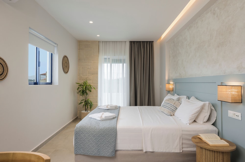 Superior Studio, 1 King Bed
