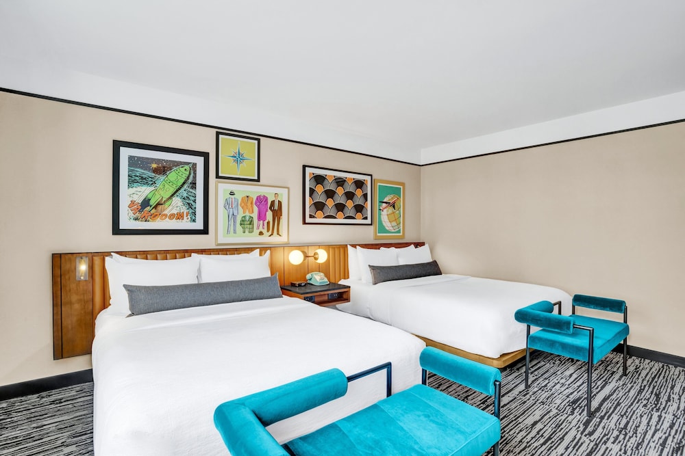 Premium Room, 2 Queen Beds, Accessible (Communications) - Photo 2