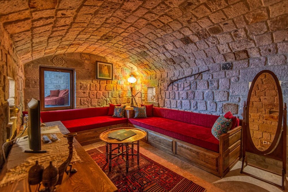 Muhteshem Imperial Pool Suite - Photo 12