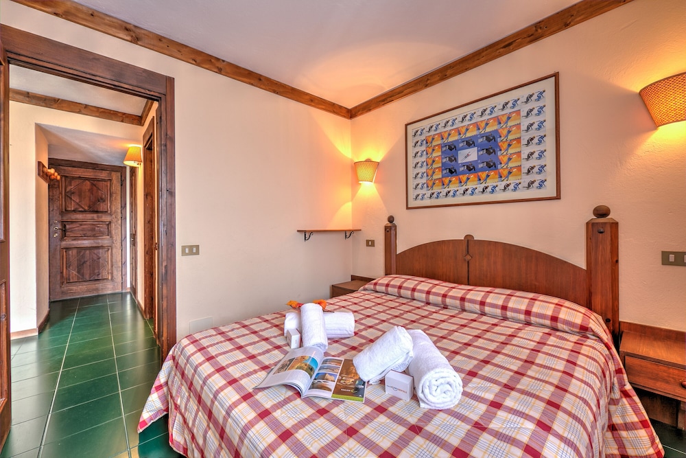 Family Apartment, 1 Bedroom, Mountainside (Grange Hike & Ski - 39d Sestriere) photo 1