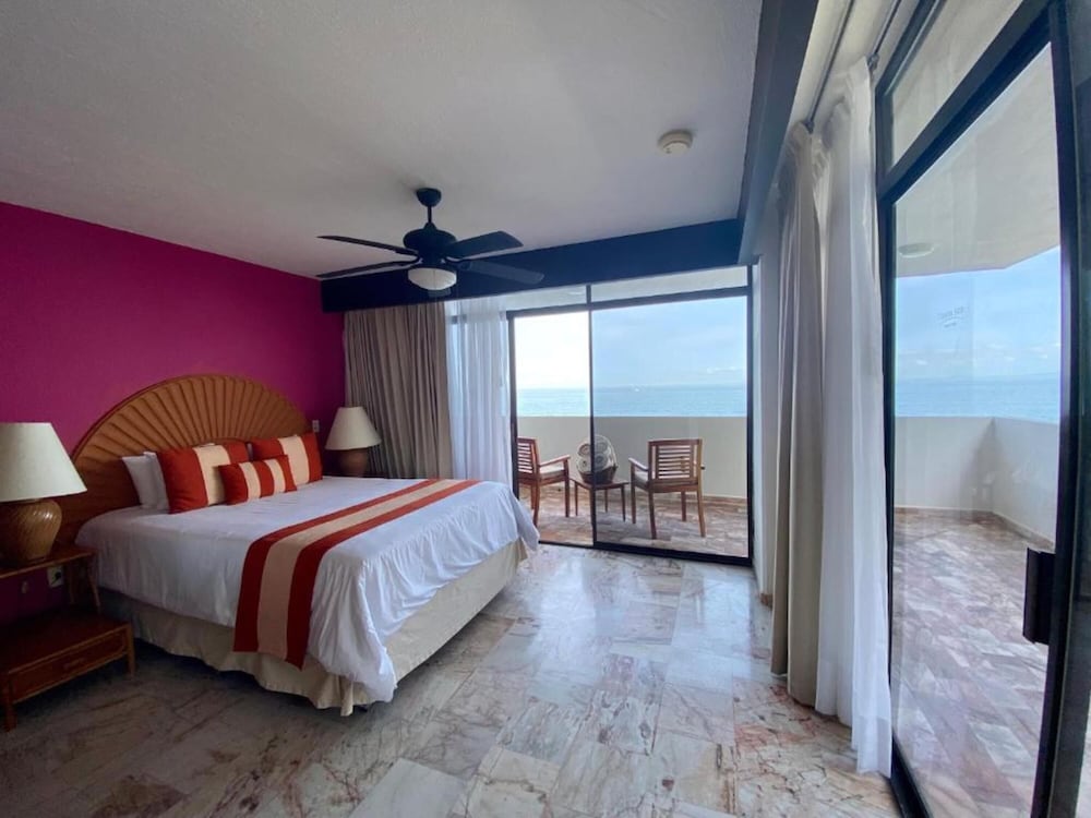 2 Bedroom Suite Oceanfront - Photo 1