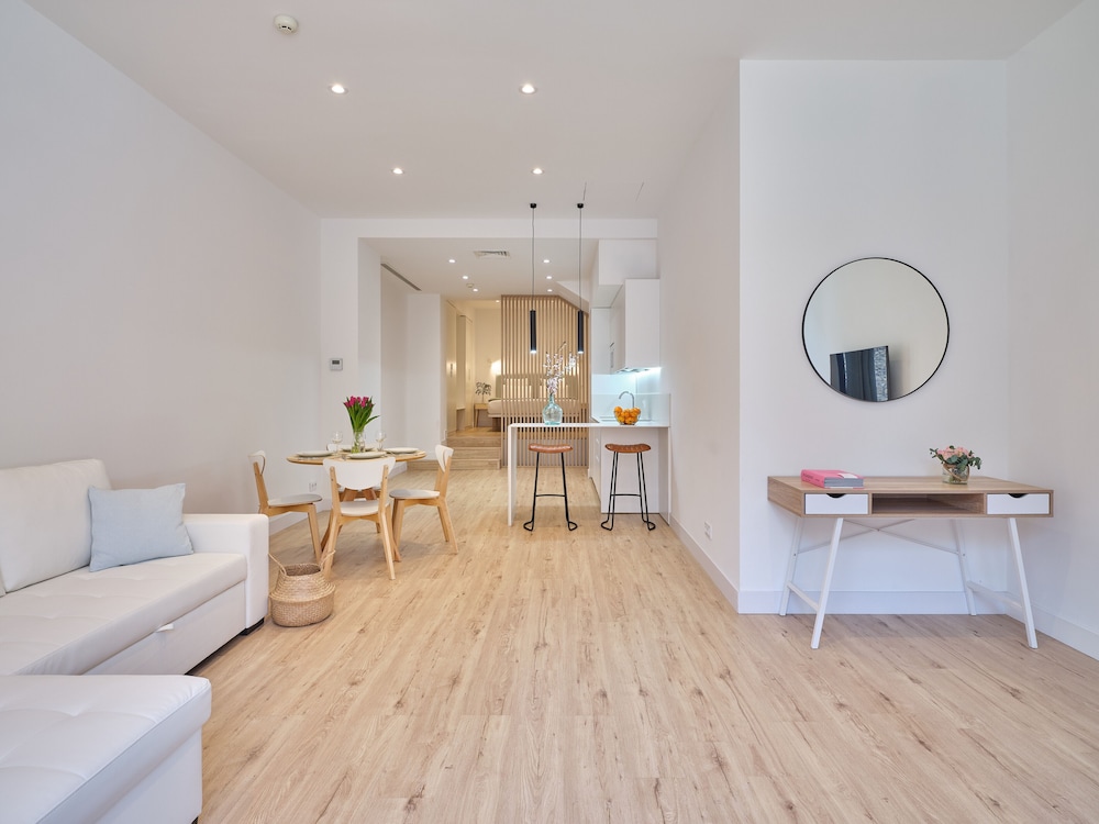 Executive Apartment - Photo 1
