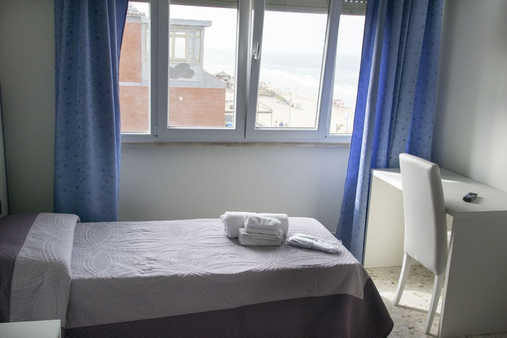 Single Room, Sea View photo 1