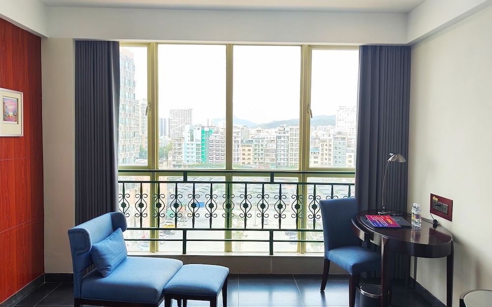 Deluxe City View Double Bed Room - Photo 3