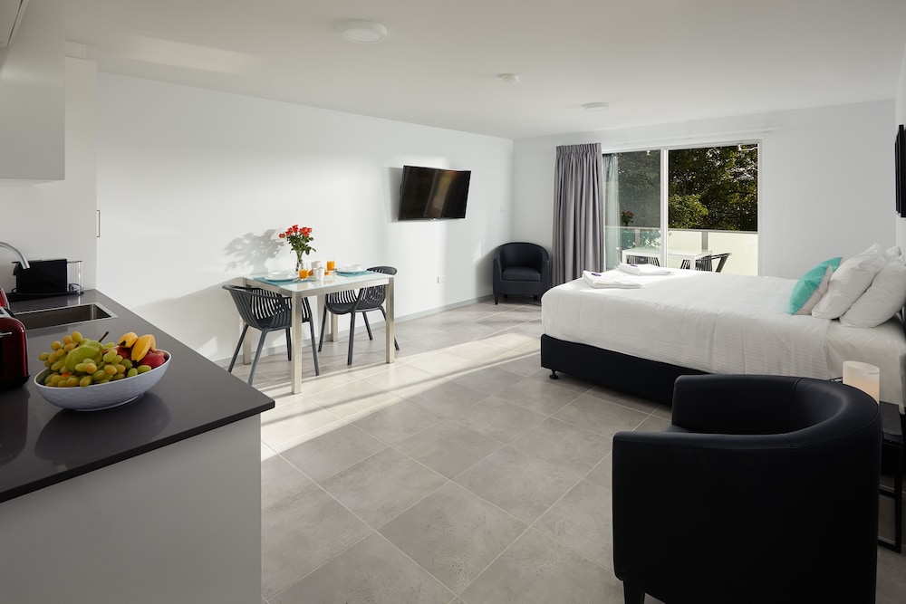 Studio Apartment - Photo 10